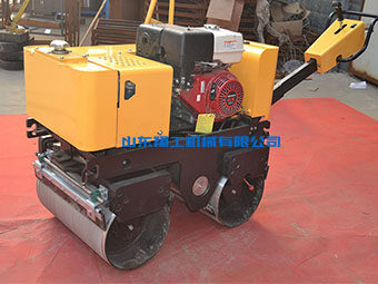 做好手扶小型壓路機的日常保養(yǎng)工作 做好手扶小型壓路機的日常保養(yǎng)工作