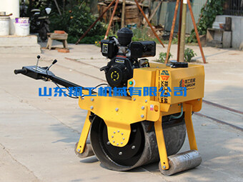 小型振動(dòng)壓路機(jī)相對(duì)于靜作用壓路機(jī)的性能優(yōu)勢(shì) 小型振動(dòng)壓路機(jī)相對(duì)于靜作用壓路機(jī)的性能優(yōu)勢(shì)