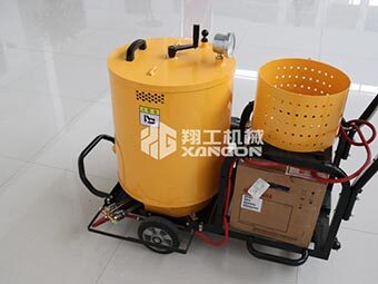 瀝青灌縫機(jī)廠家迎合路面養(yǎng)護(hù)需求，適應(yīng)市場變化