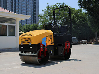 小型壓路機(jī)都有哪些特點(diǎn)呢？