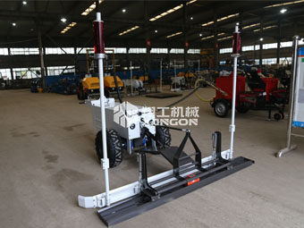 客戶廠房施工，小型激光整平機(jī)助“一臂之力”