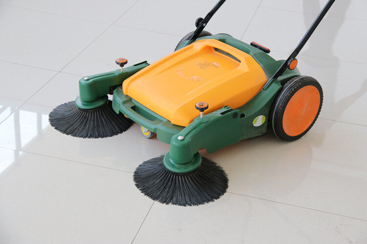 工廠地面選擇掃地機(jī)還是洗地機(jī)比較合適？