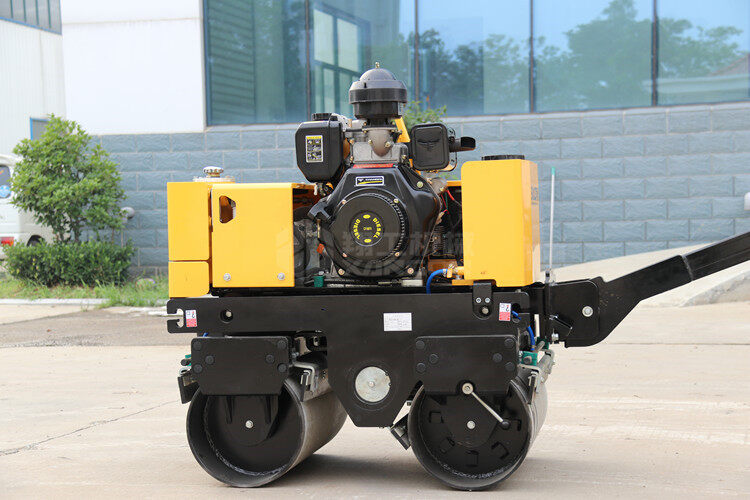 多雨時節(jié)，手扶壓路機(jī)漆面的維護(hù)保養(yǎng)可得做到位