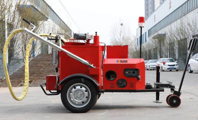 瀝青灌縫機(jī)磨合期，操作對了嗎