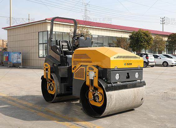 振動壓路機(jī)購買的三點(diǎn)建議  振動壓路機(jī)購買的三點(diǎn)建議