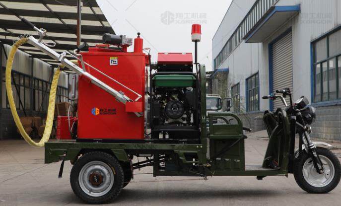 瀝青灌縫機裂縫修補，橫向縱向都可以